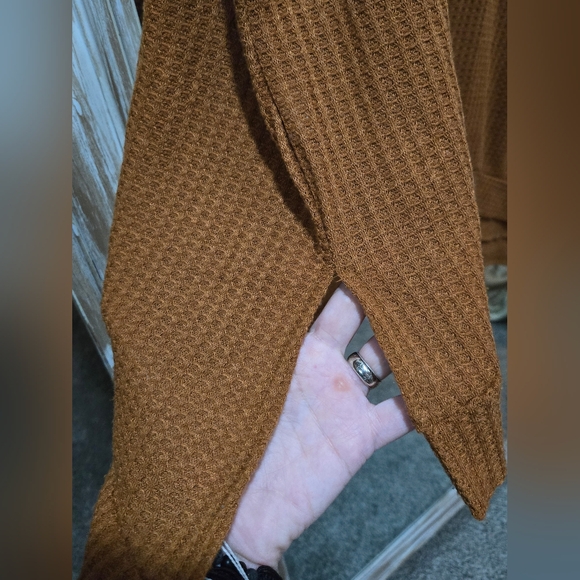 Thermal Brown Womens Top - Picture 2 of 5